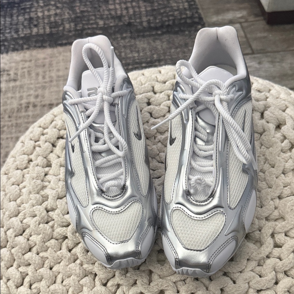 Nike Air Max White and Silver Sneakers. NWOB